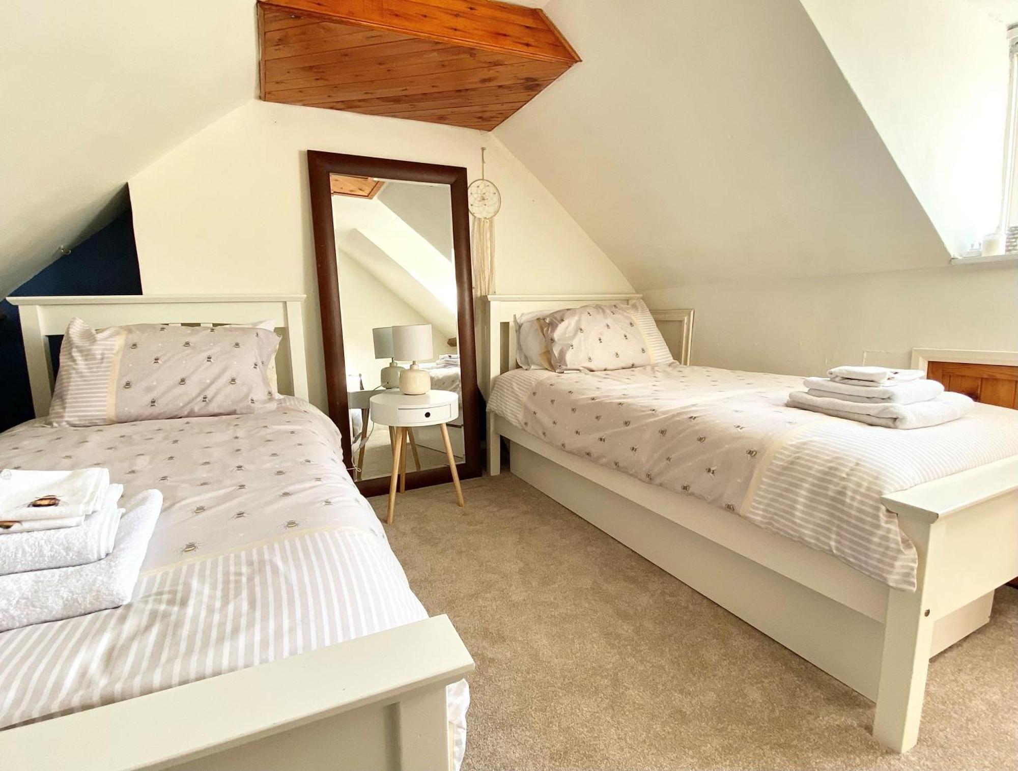Bumblebee Cottage - Cosy Cottage In Area Of Outstanding Natural Beauty Hemel Hempstead Exteriör bild